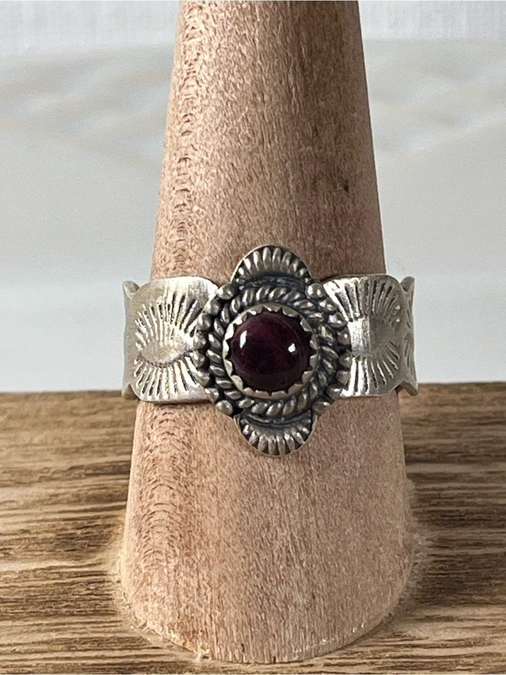 Solid Sterling Silver Southwest Purple Spiny Cigar Style Gemstone Ring Size 10.5 - Picture 9 of 11